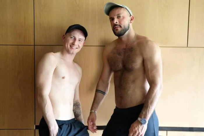 A last load before leaving his hotel EricVideos.com [HD]