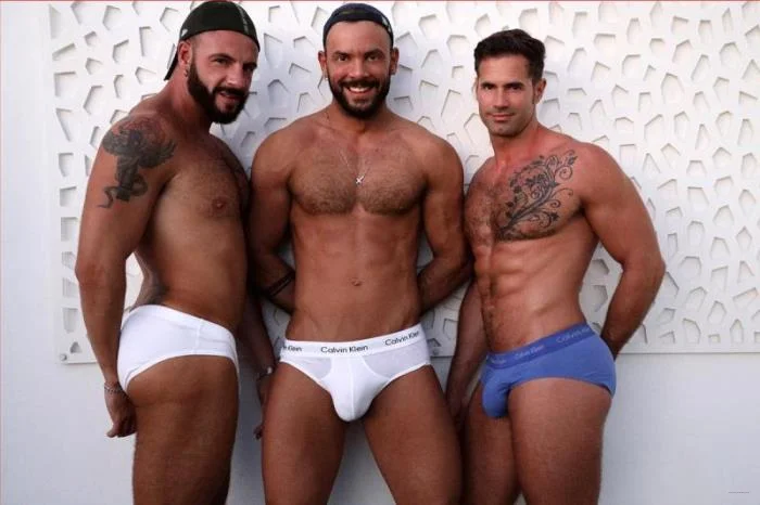 Dani on his way to meets 2 big cocks [HD]